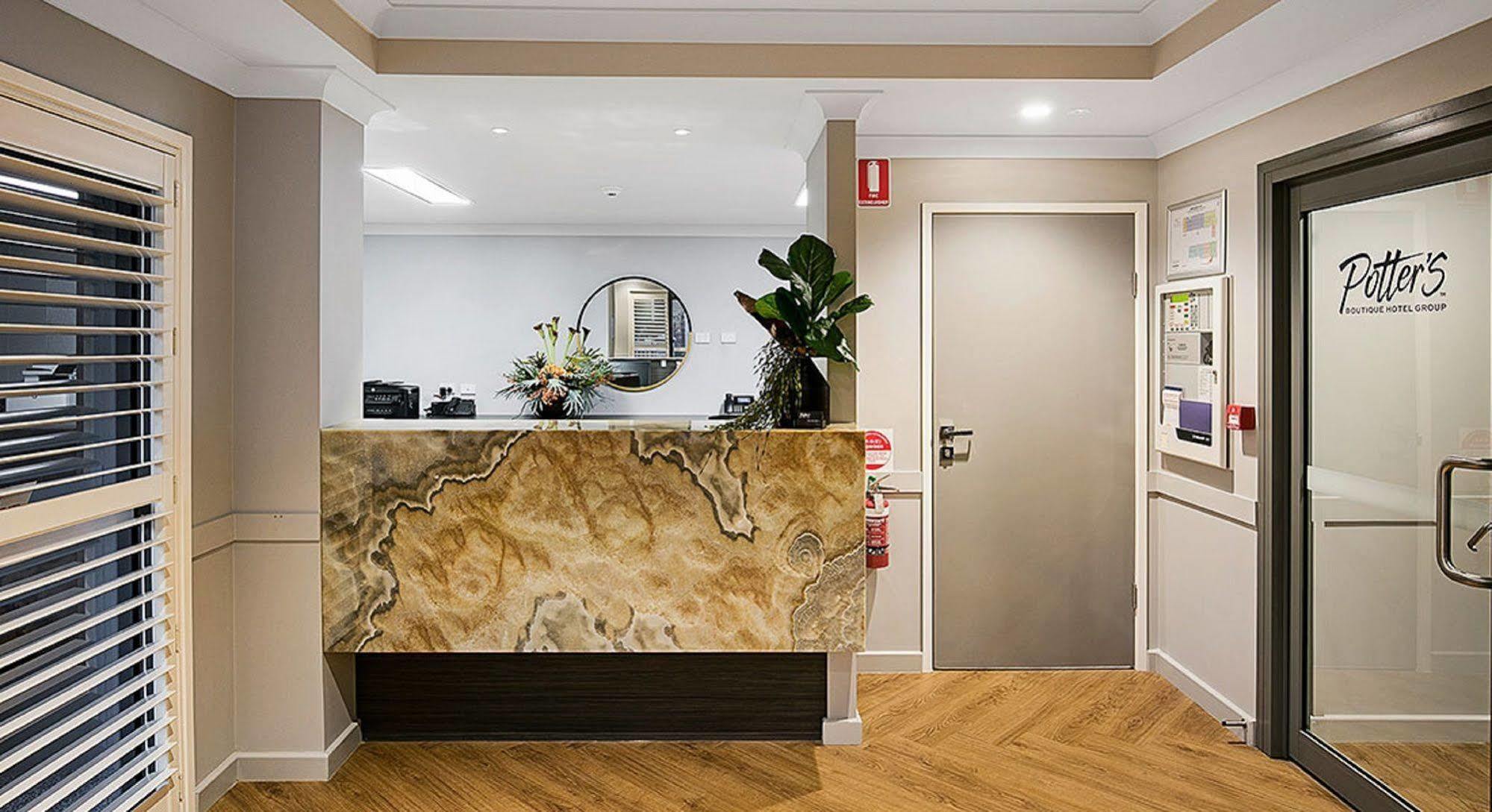 Potters Toowoomba Hotel Екстериор снимка